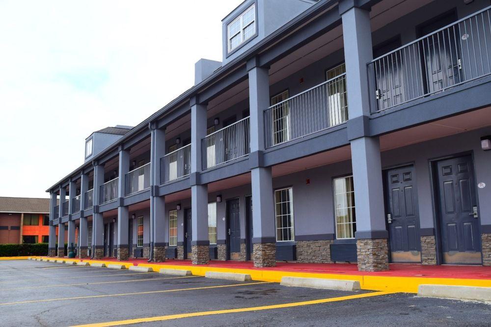 Baymont By Wyndham Warner Robins Motel Exterior foto