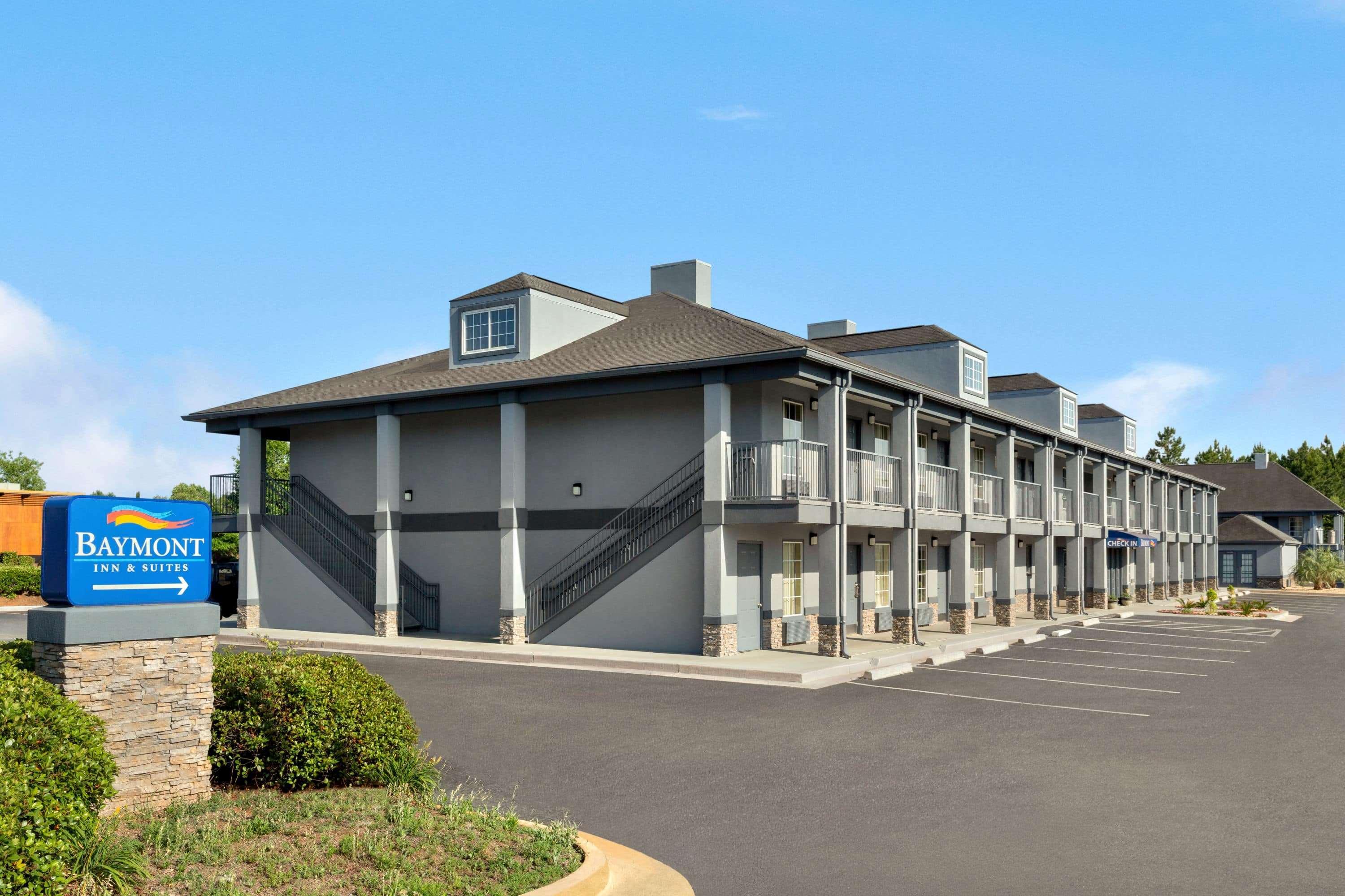 Baymont By Wyndham Warner Robins Motel Exterior foto